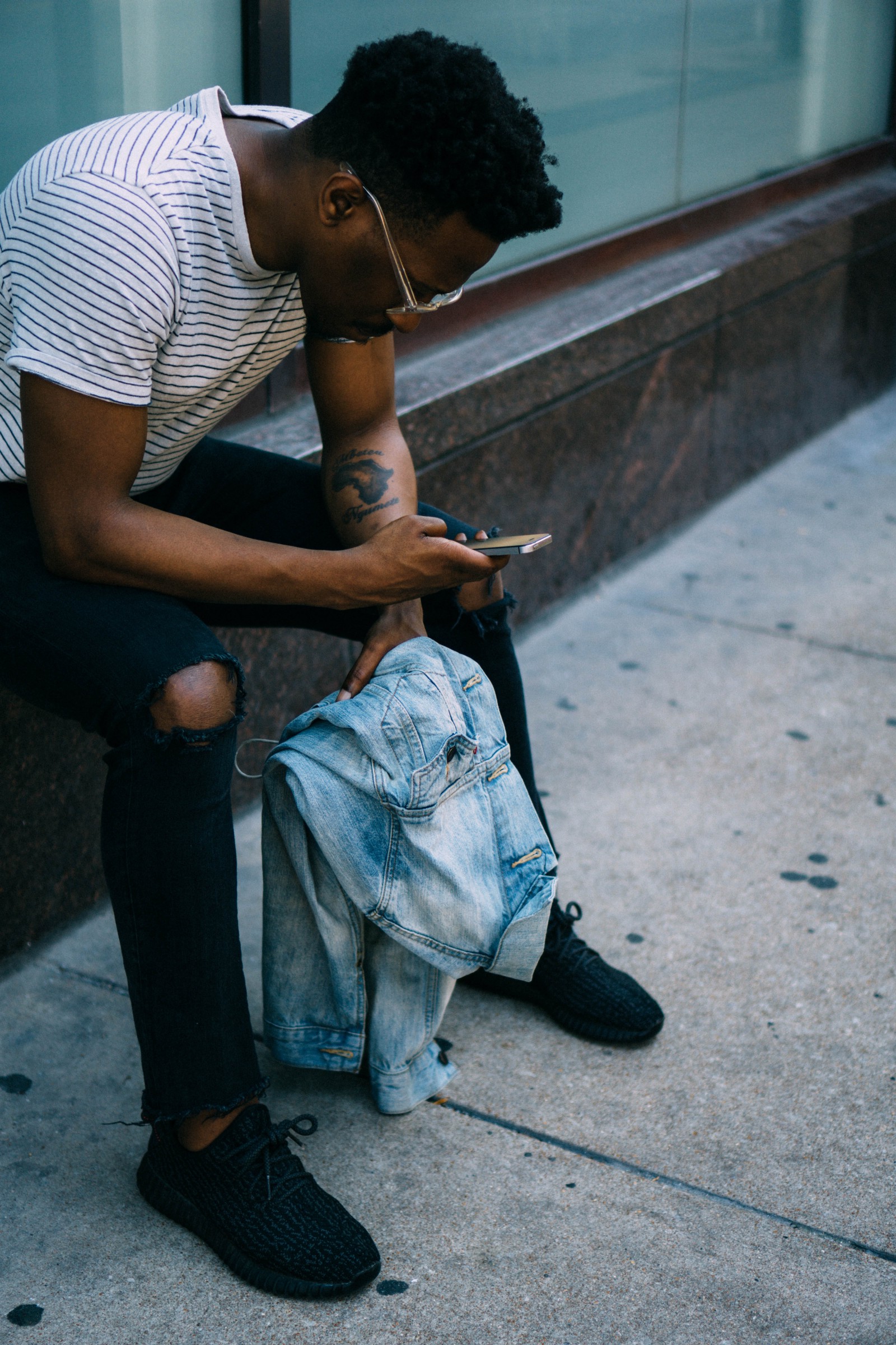 texting with poor posture